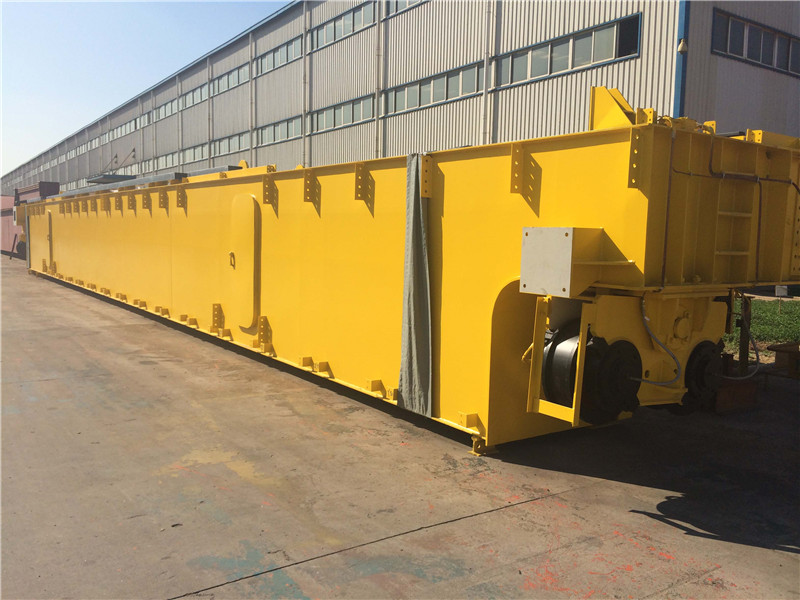 Double girder overhead crane na may haning beam (parallel with the beam)02