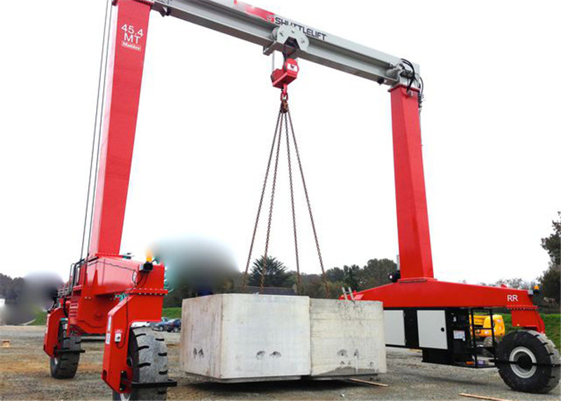 Rubber tyre gantry crane (1)