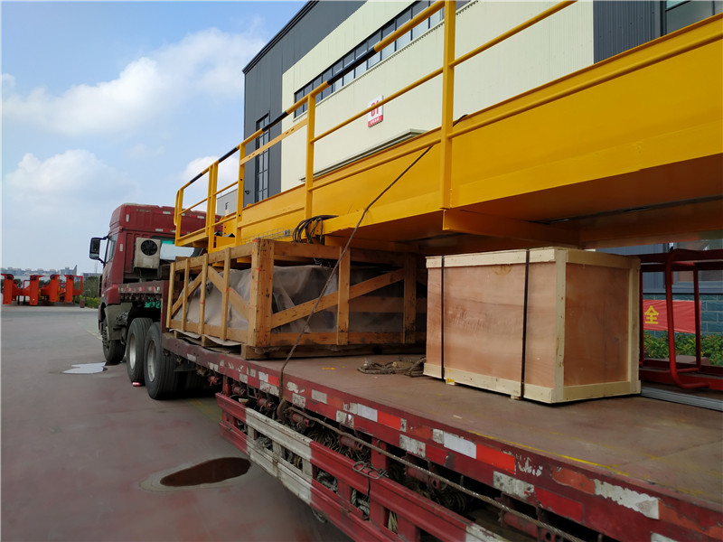 Double girder overhead crane na may haning beam (parallel with the beam)01