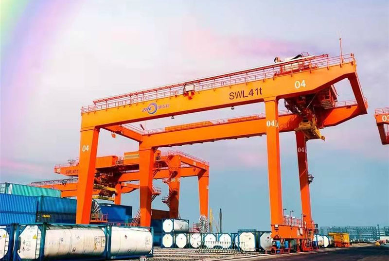 Zhejiang Special Science Institute 20T + 20T intelligent gantry crane