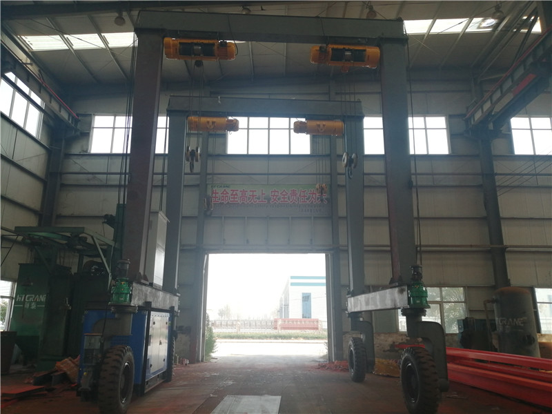 Container-Straddle-Carrier-Crane