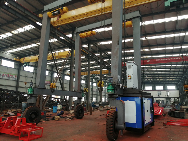 Container-Straddle-Carrier-Crane