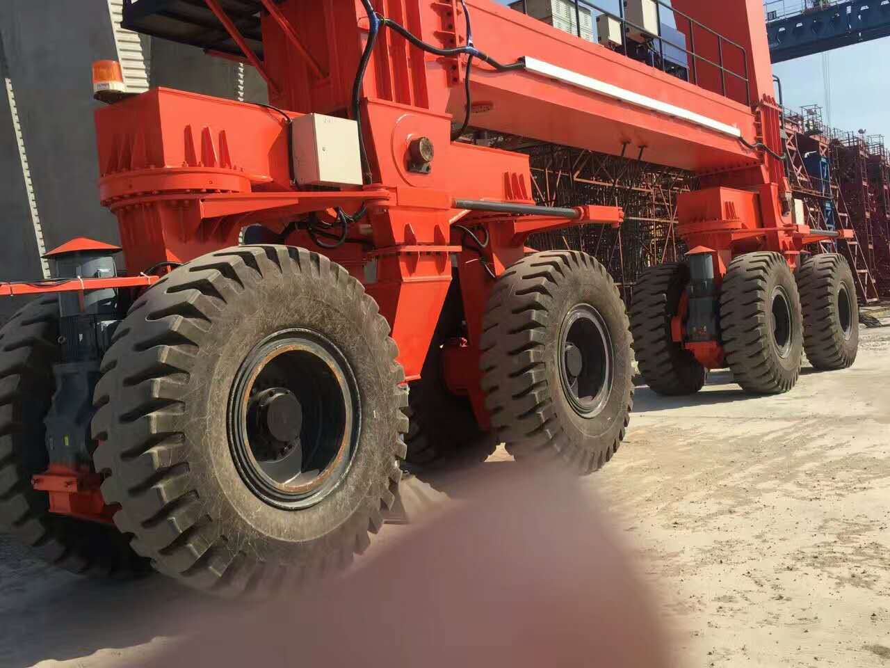 Type A tire crane